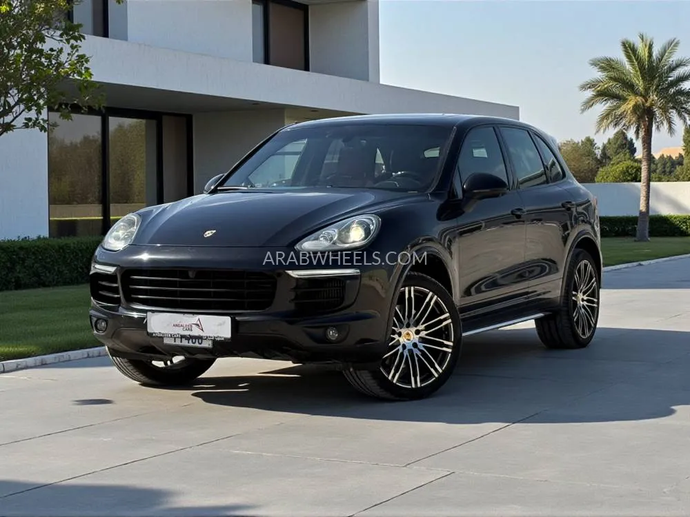 Porsche Cayenne 2017 for Sale in Dubai Image-2