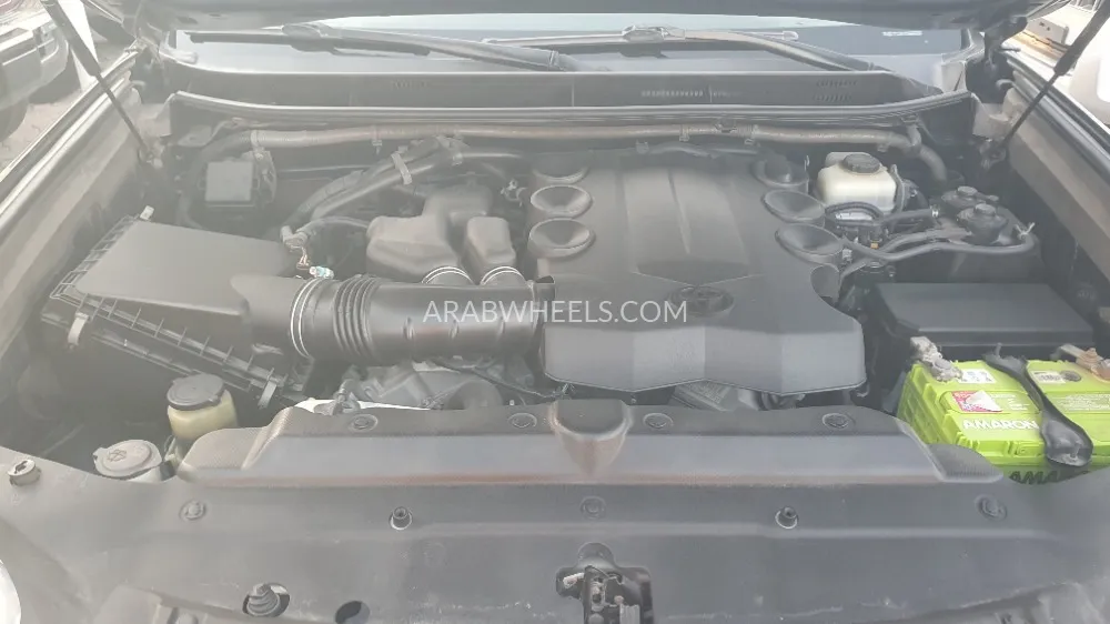 Toyota Land Cruiser Prado 2015 for Sale in Sharjah Image-3