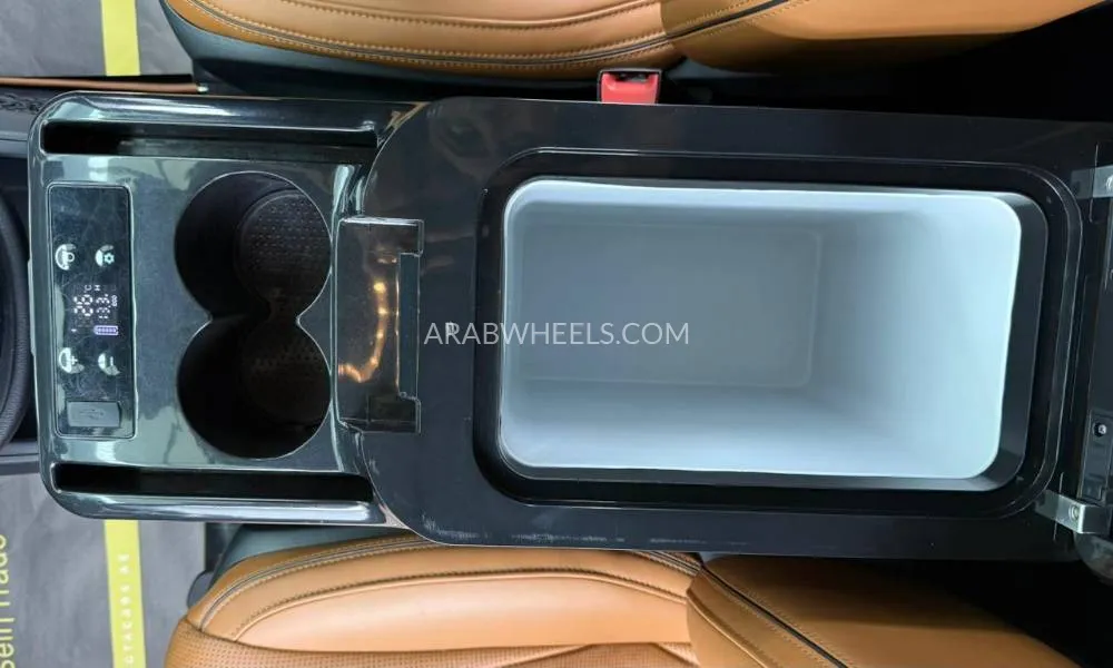 Mercedes Benz V Class 2023 for Sale in Dubai Image-10