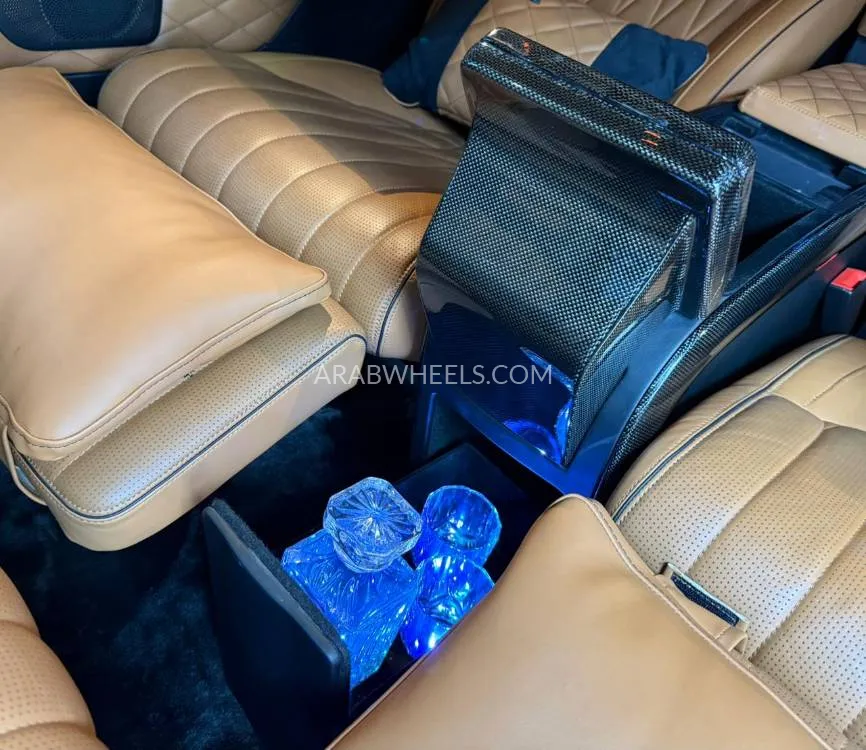 Mercedes Benz V Class 2023 for Sale in Dubai Image-13