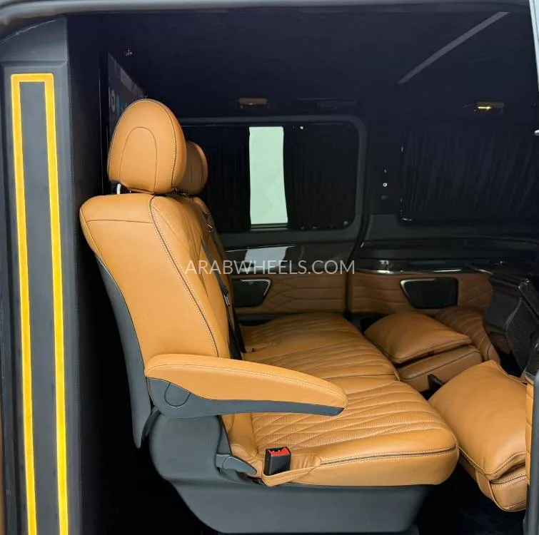Mercedes Benz V Class 2023 for Sale in Dubai Image-17