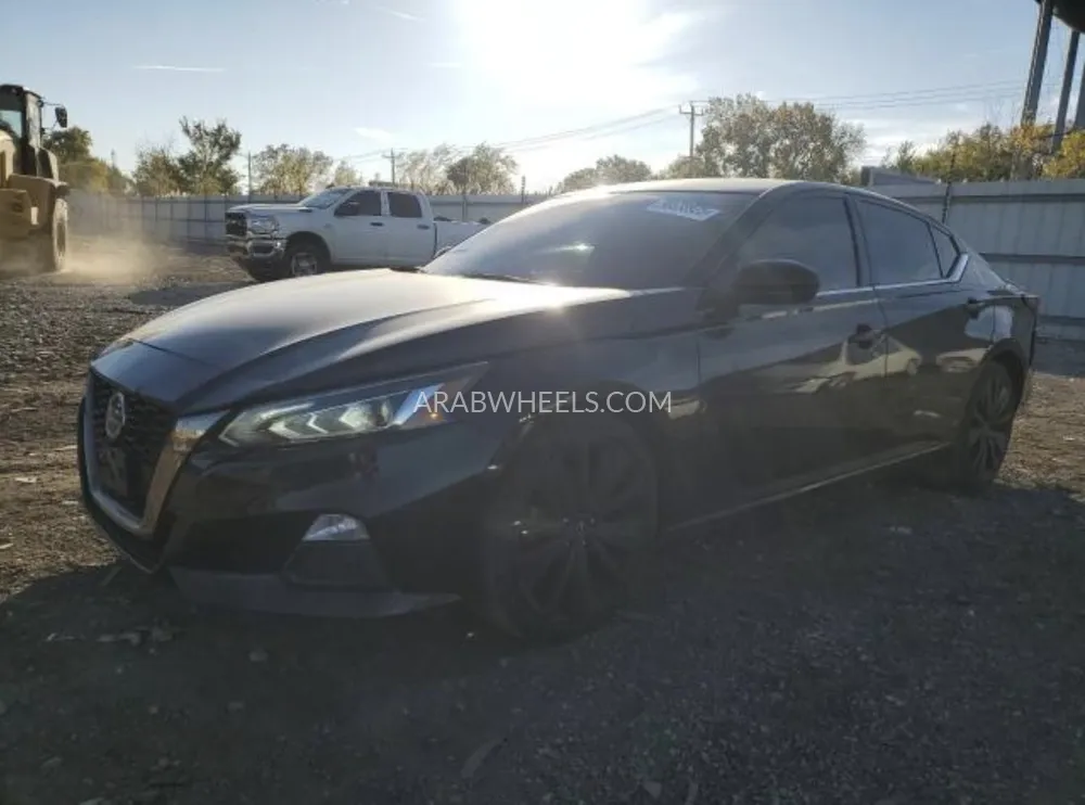 Nissan Altima 2021 for Sale in Sharjah Image-3