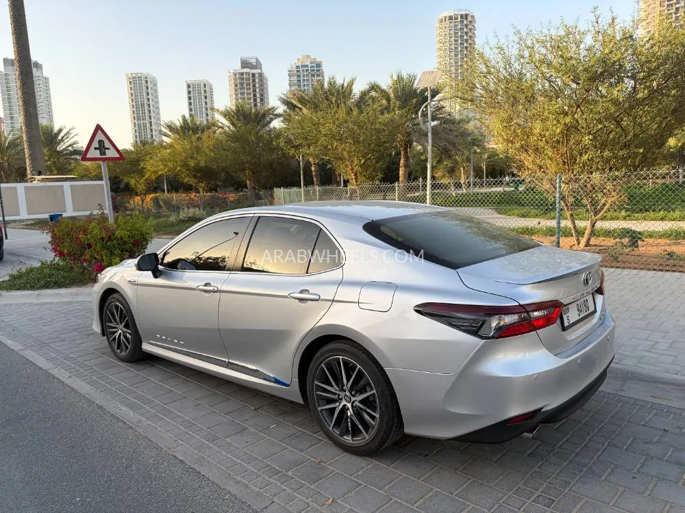 Toyota Camry 2023 for Sale in Dubai Image-4