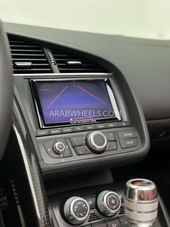 Audi R8 Spyder 2014 for Sale in Dubai Image-10