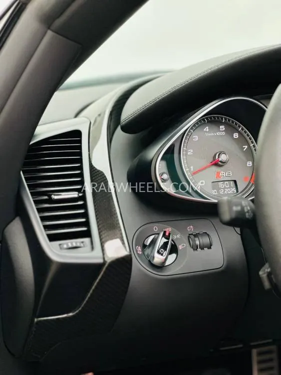 Audi R8 Spyder 2014 for Sale in Dubai Image-13