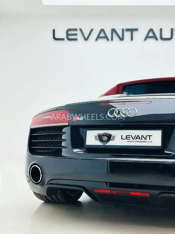 Audi R8 Spyder 2014 for Sale in Dubai Image-17