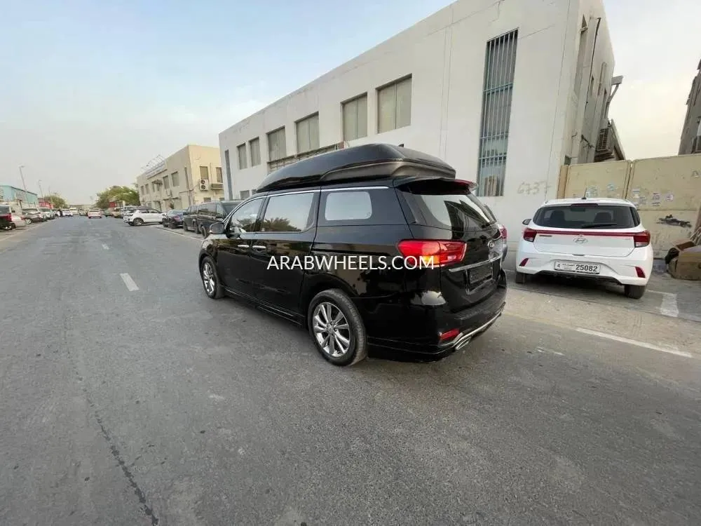 Kia Carnival 2019 for Sale in Umm Al Quwain Image-6