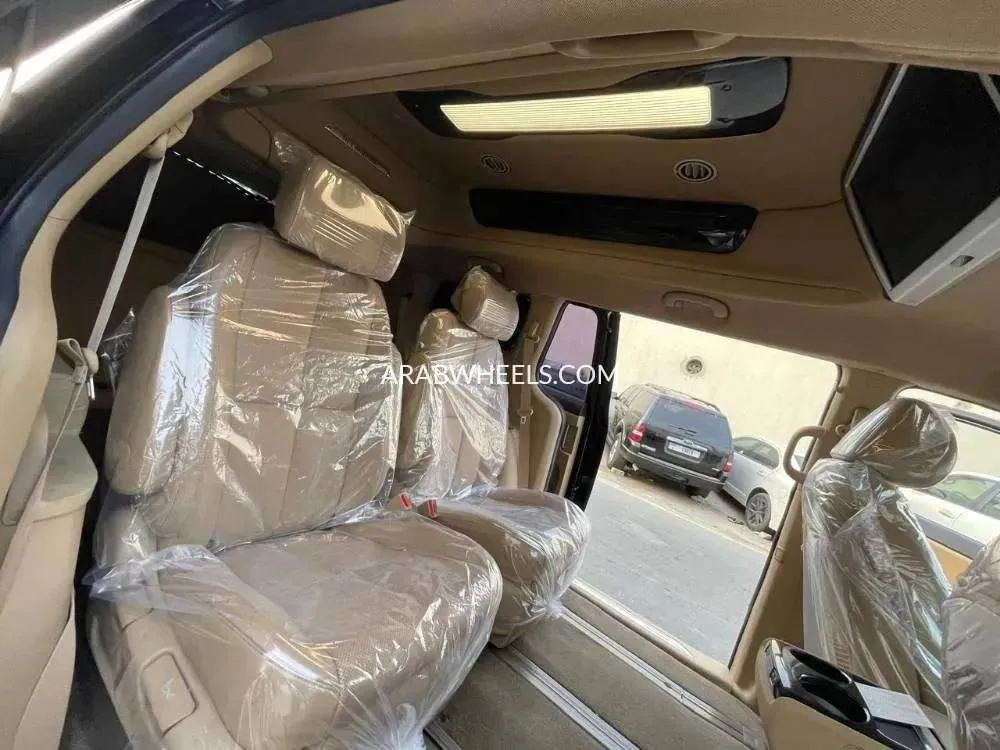 Kia Carnival 2019 for Sale in Umm Al Quwain Image-10