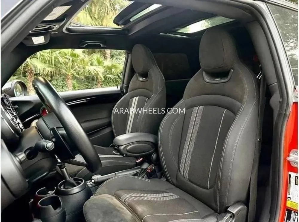 Mini Cooper 2019 for Sale in Dubai Image-5