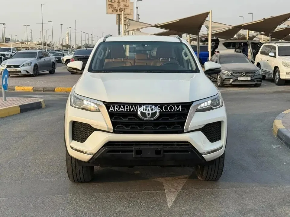 Toyota Fortuner 2021 for Sale in Sharjah Image-2