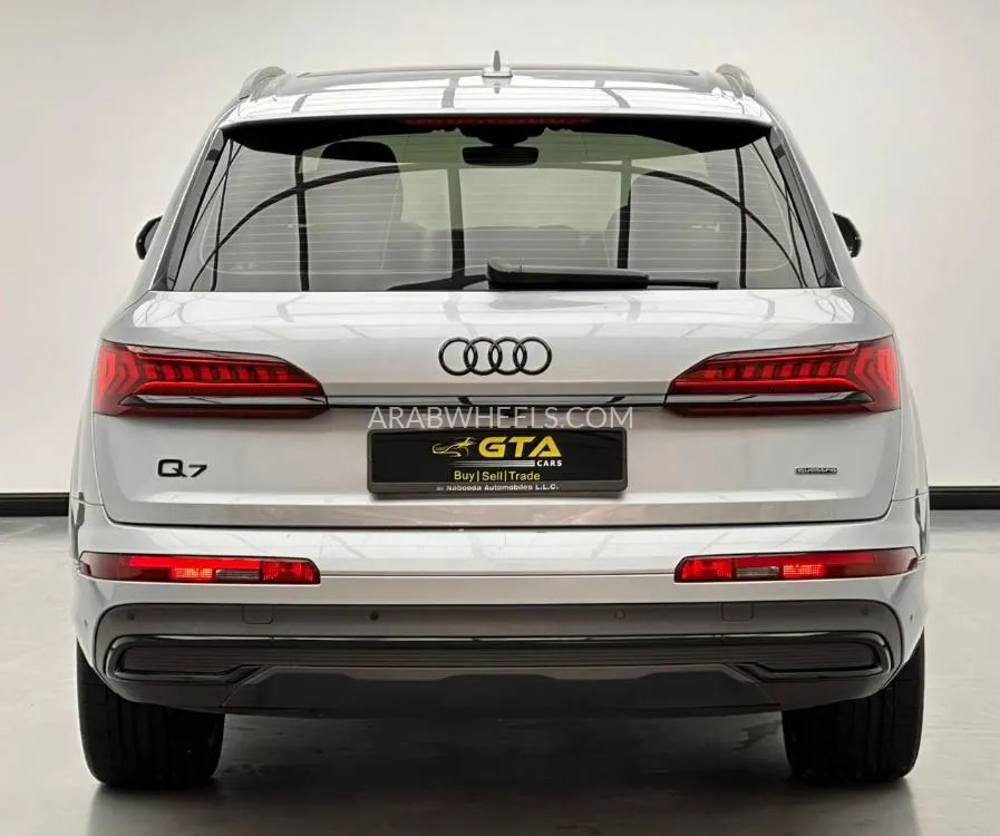 Audi Q7 2023 for Sale in Dubai Image-5