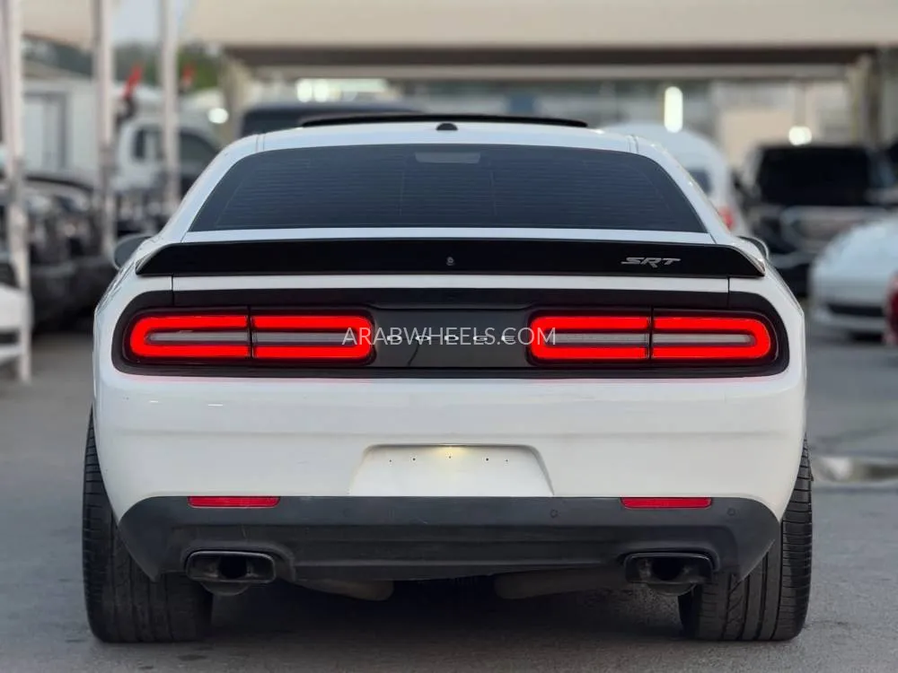 دودج تشالينجر 2016 for Sale in الشارقة Image-5