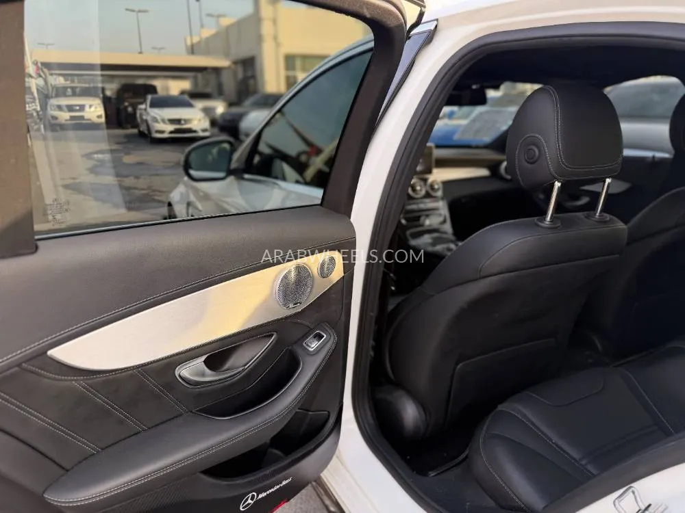 Mercedes Benz C Class 2017 for Sale in Sharjah Image-10