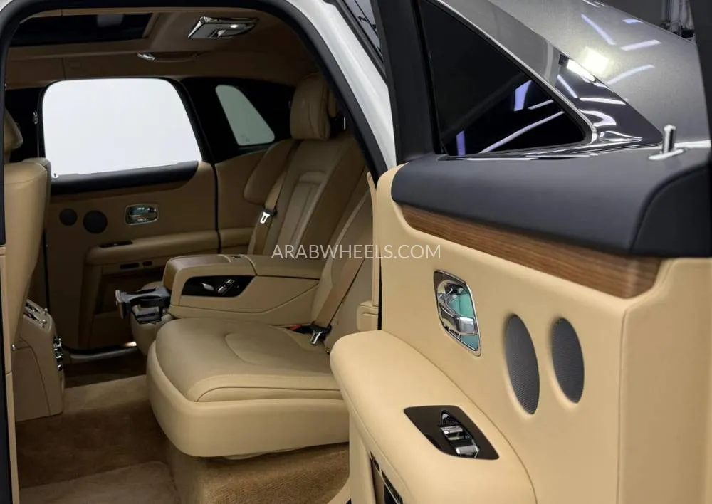 Rolls Royce Ghost 2022 for Sale in Dubai Image-14