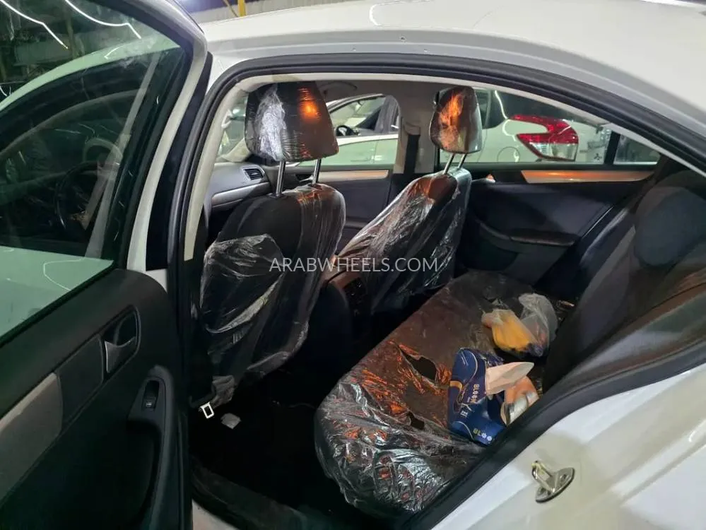 Volkswagen Jetta 2016 for Sale in Ajman Image-17