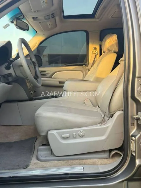 Chevrolet Tahoe 2007 for Sale in Sharjah Image-7