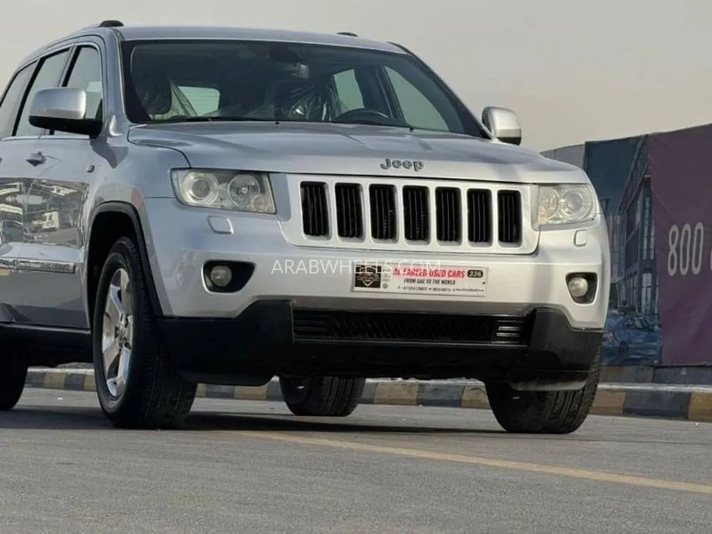 Jeep Cherokee 2012 for Sale in Sharjah Image-2