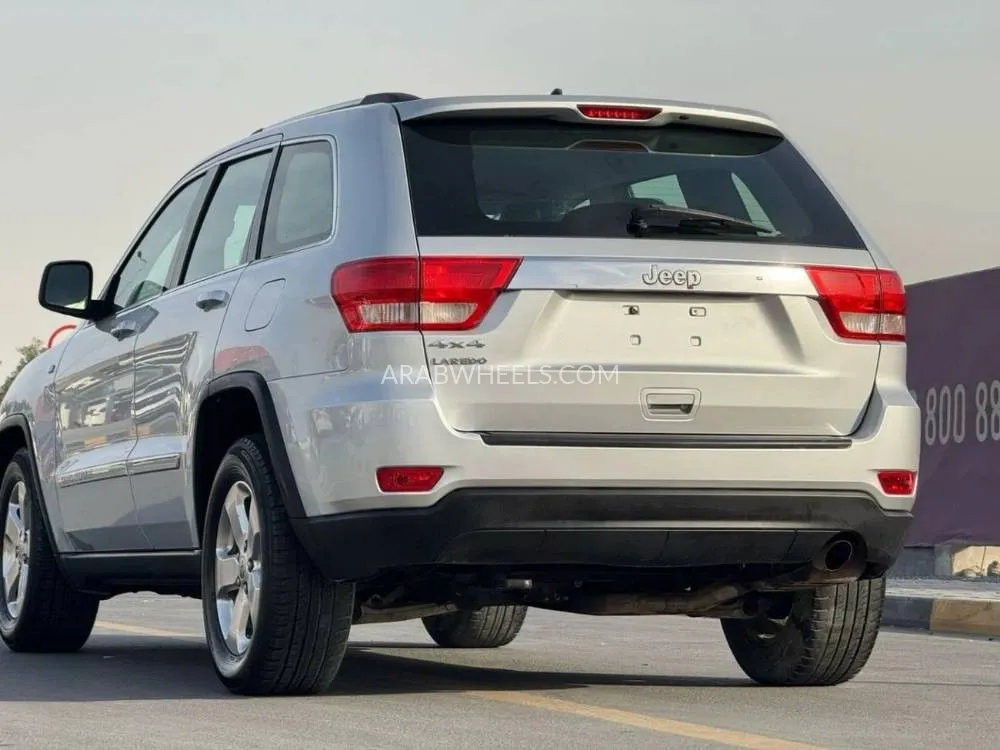 Jeep Cherokee 2012 for Sale in Sharjah Image-8