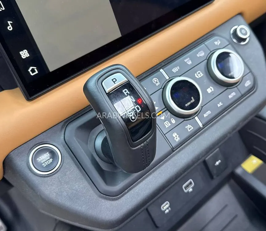 Land Rover Defender 2023 for Sale in Dubai Image-17