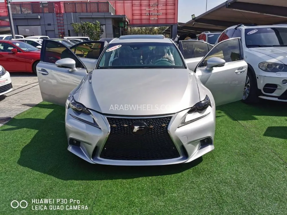 Lexus IS 2014 for Sale in Sharjah Image-15