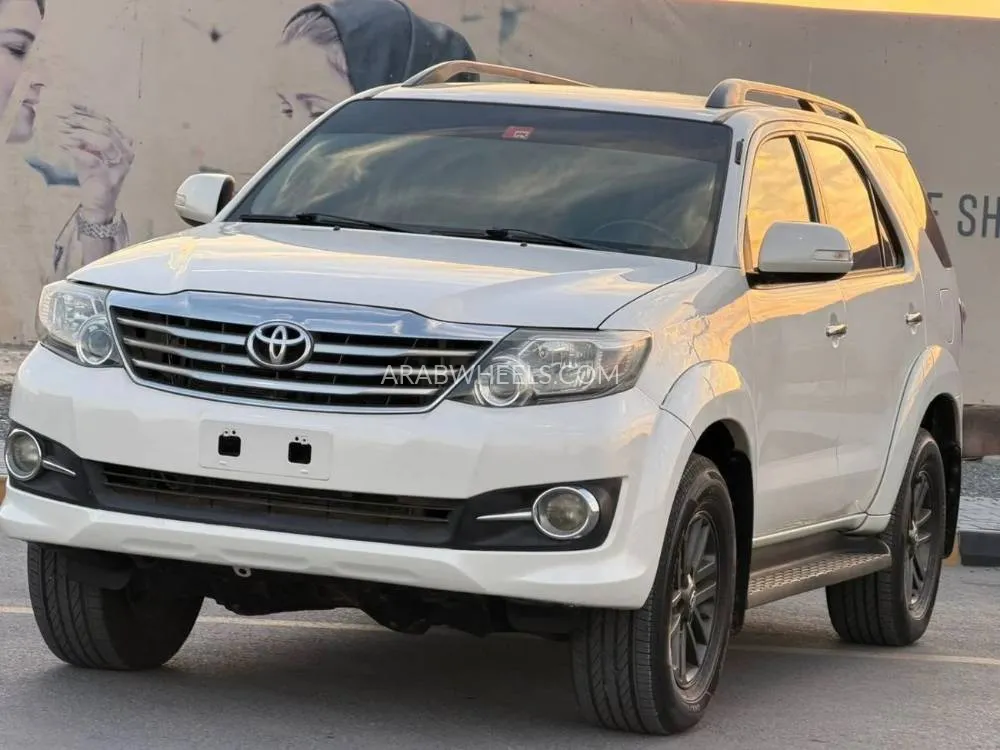 Toyota Fortuner 2015 for Sale in Sharjah Image-3