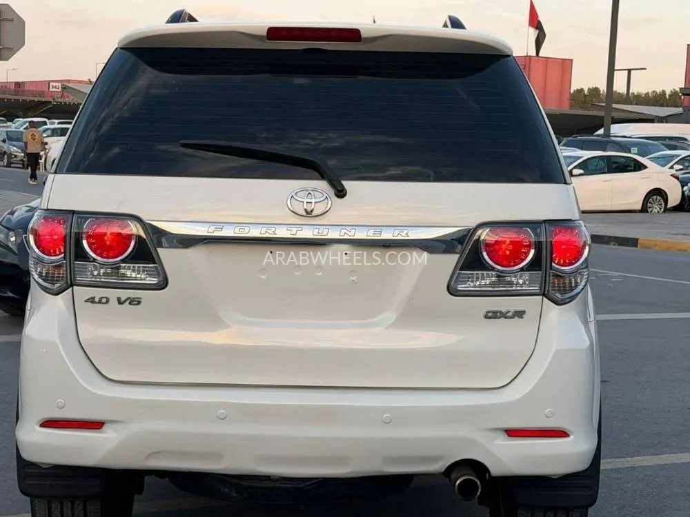 Toyota Fortuner 2015 for Sale in Sharjah Image-12
