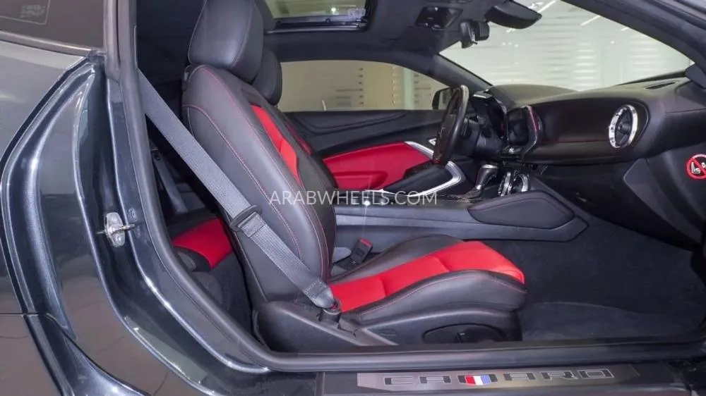 Chevrolet Camaro 2019 for Sale in Sharjah Image-8