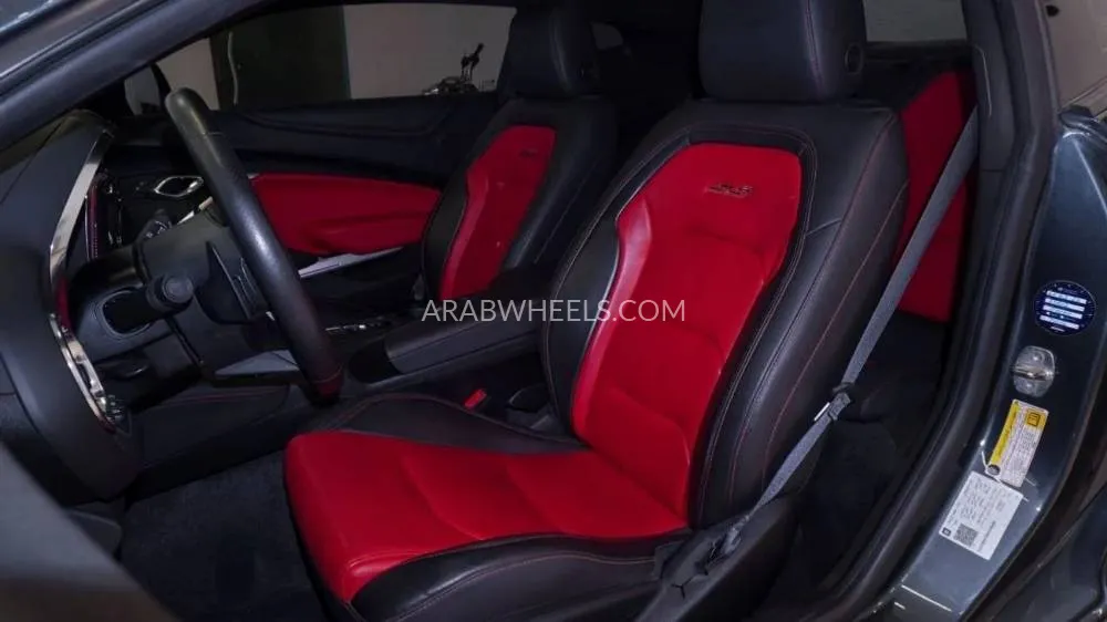 Chevrolet Camaro 2019 for Sale in Sharjah Image-12