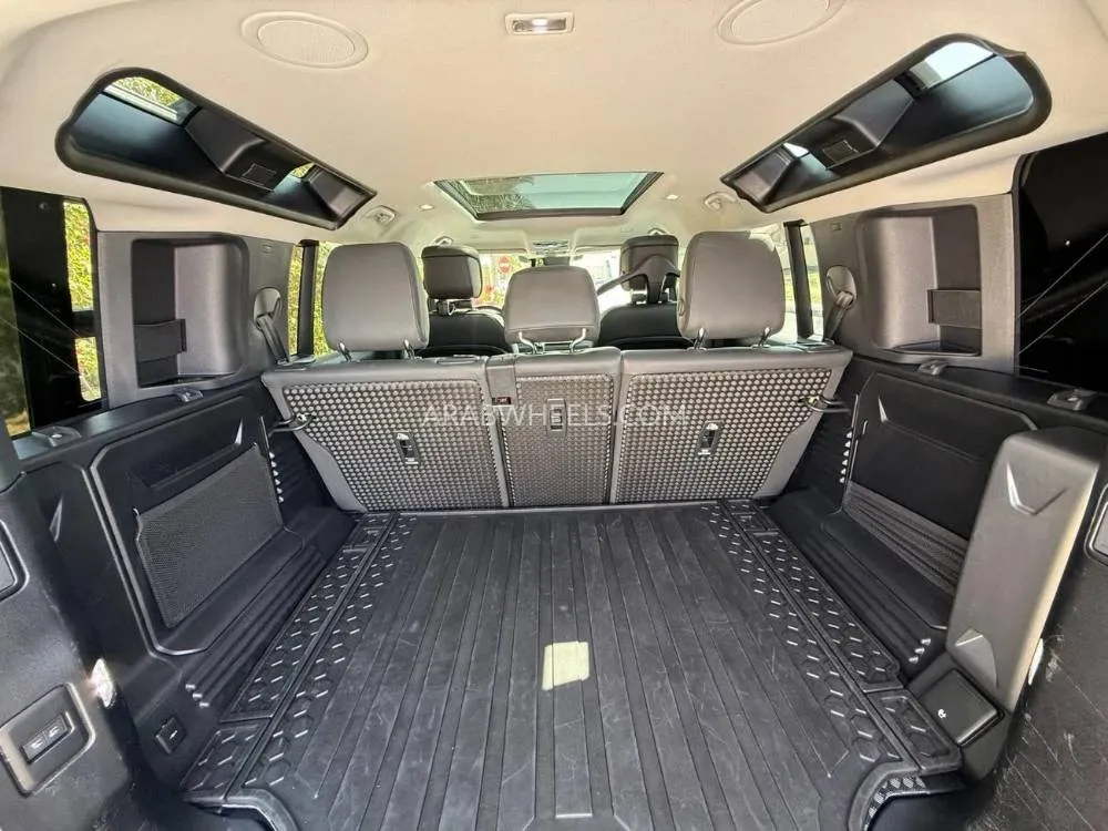 Land Rover Defender 2025 for Sale in Dubai Image-8