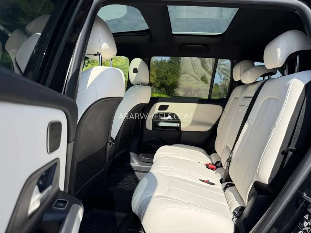 Mercedes Benz GLB 2024 for Sale in Dubai Image-6