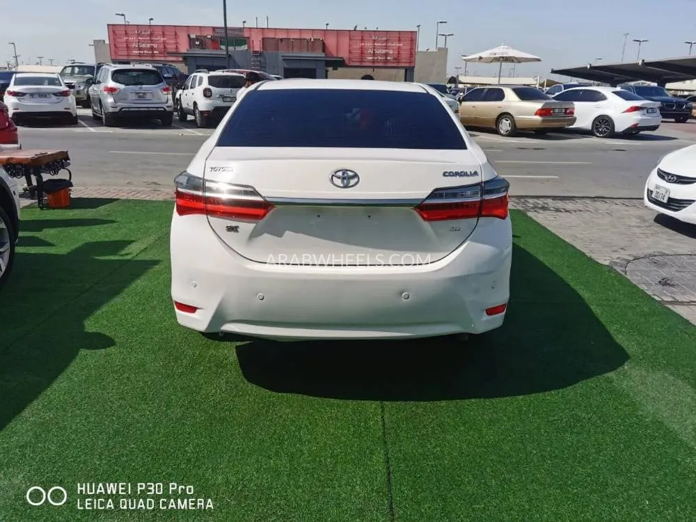 Toyota Corolla 2018 for Sale in Sharjah Image-4