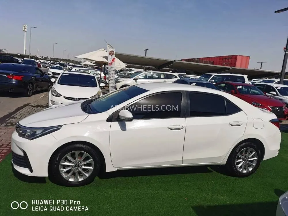 Toyota Corolla 2018 for Sale in Sharjah Image-7