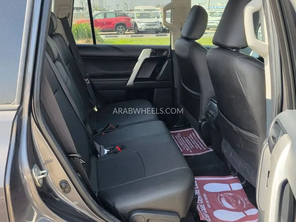 Toyota Land Cruiser Prado 2015 for Sale in Dubai Image-14