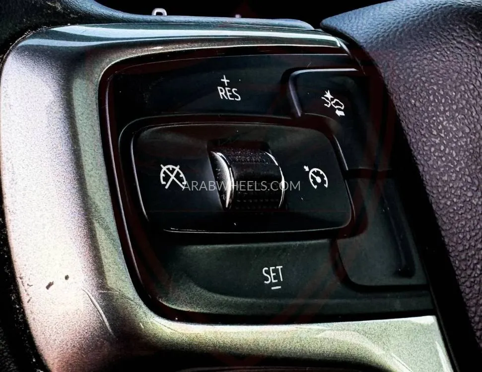 Chevrolet Suburban 2023 for Sale in Sharjah Image-17