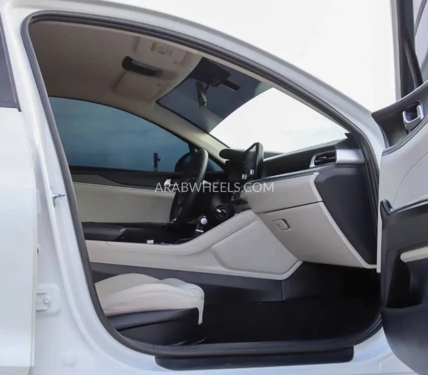 Kia K5 2021 for Sale in Sharjah Image-9