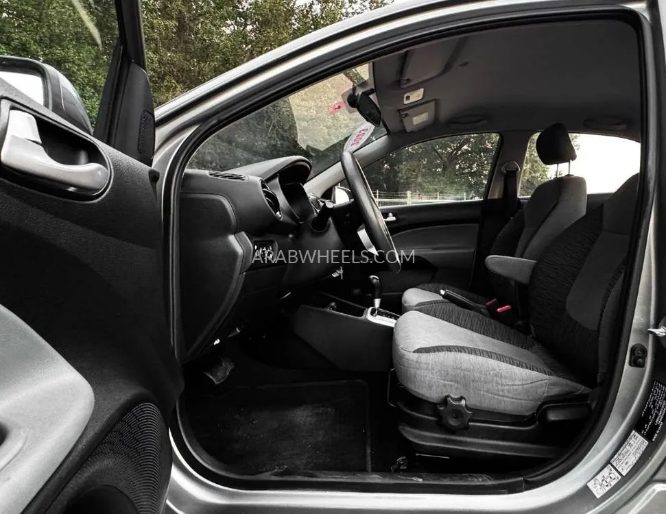 Kia Pegas 2023 for Sale in Sharjah Image-8