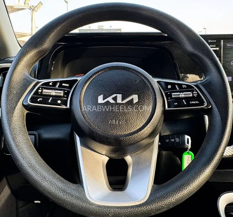 Kia Sonet 2023 for Sale in Sharjah Image-13