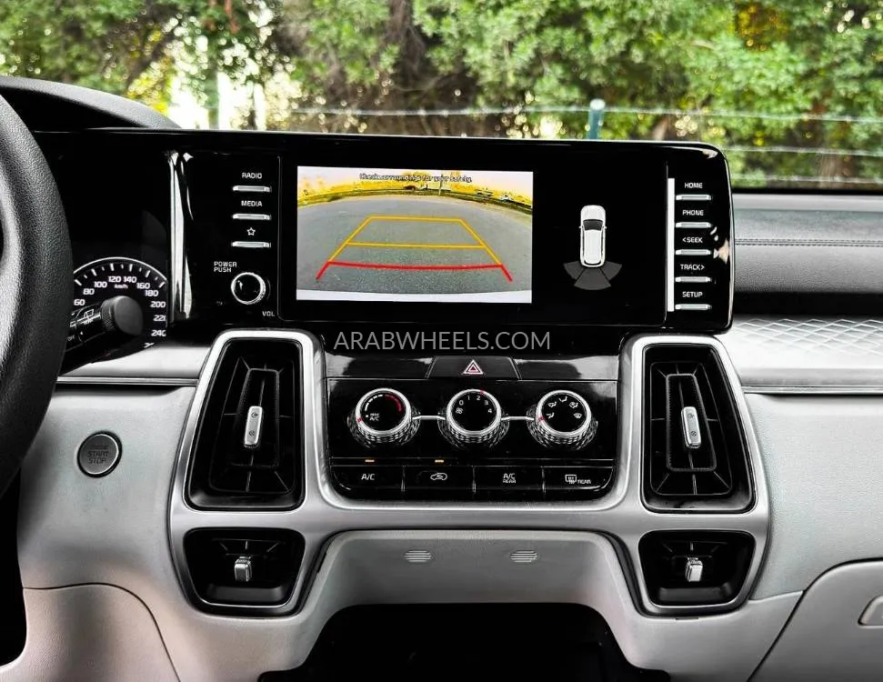 Kia Sorento 2023 for Sale in Sharjah Image-18