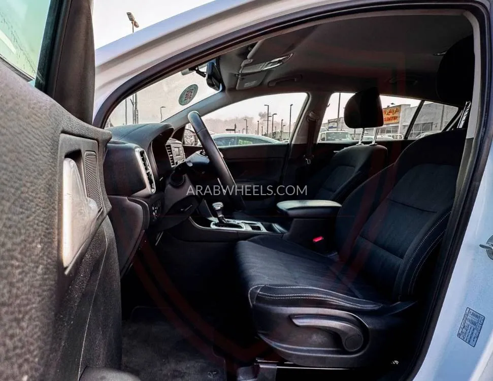 Kia Sportage 2020 for Sale in Sharjah Image-10