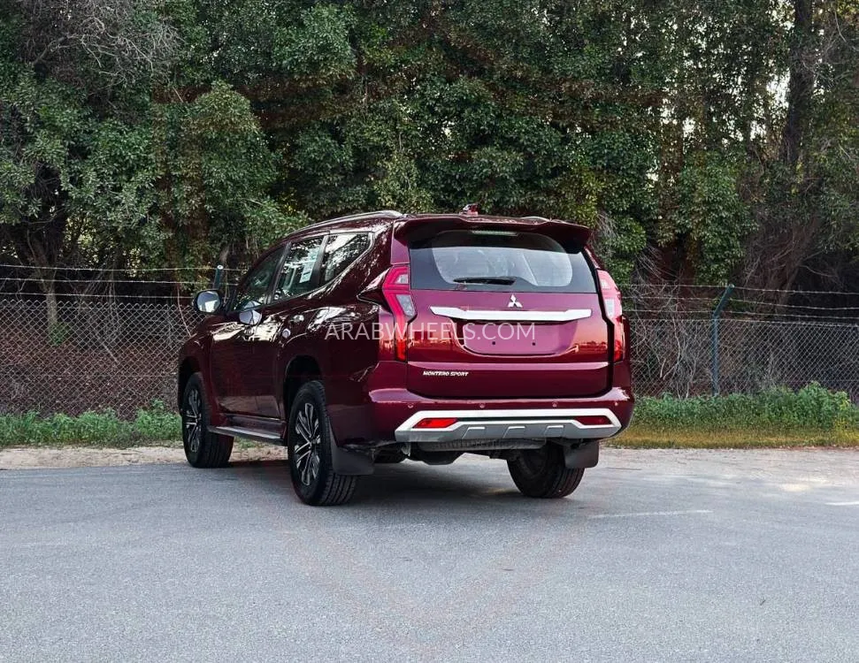 Mitsubishi Montero Sport 2022 for Sale in Sharjah Image-4