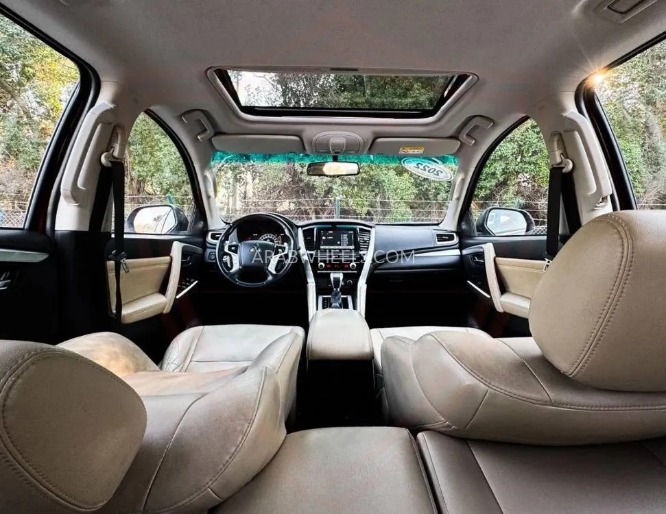 Mitsubishi Montero Sport 2022 for Sale in Sharjah Image-13