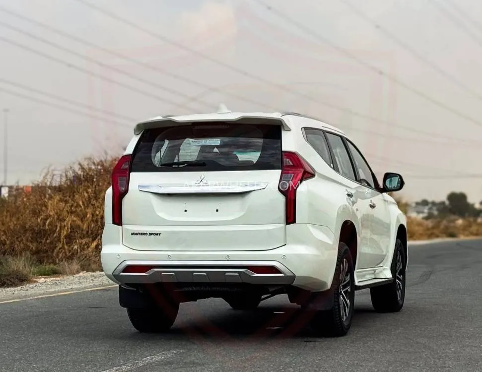 Mitsubishi Montero Sport 2022 for Sale in Sharjah Image-6