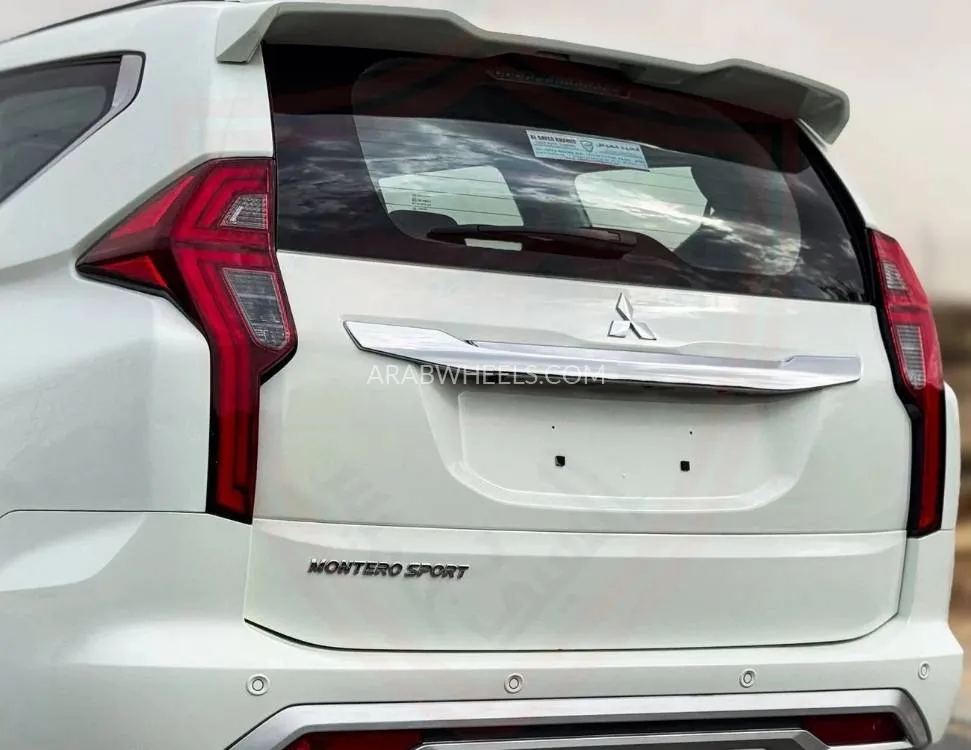 Mitsubishi Montero Sport 2022 for Sale in Sharjah Image-7