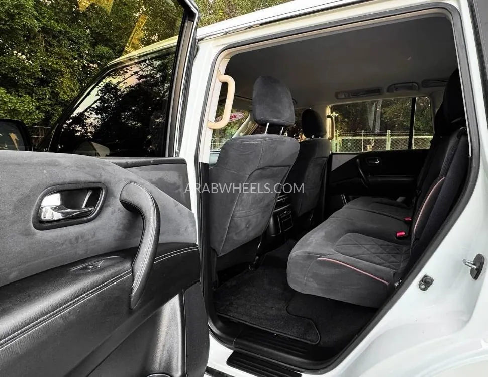 Nissan Patrol 2019 for Sale in Sharjah Image-11