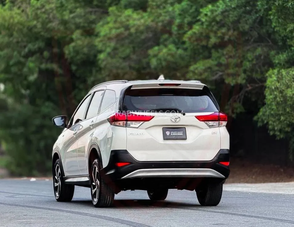 Toyota Rush 2020 for Sale in Sharjah Image-4