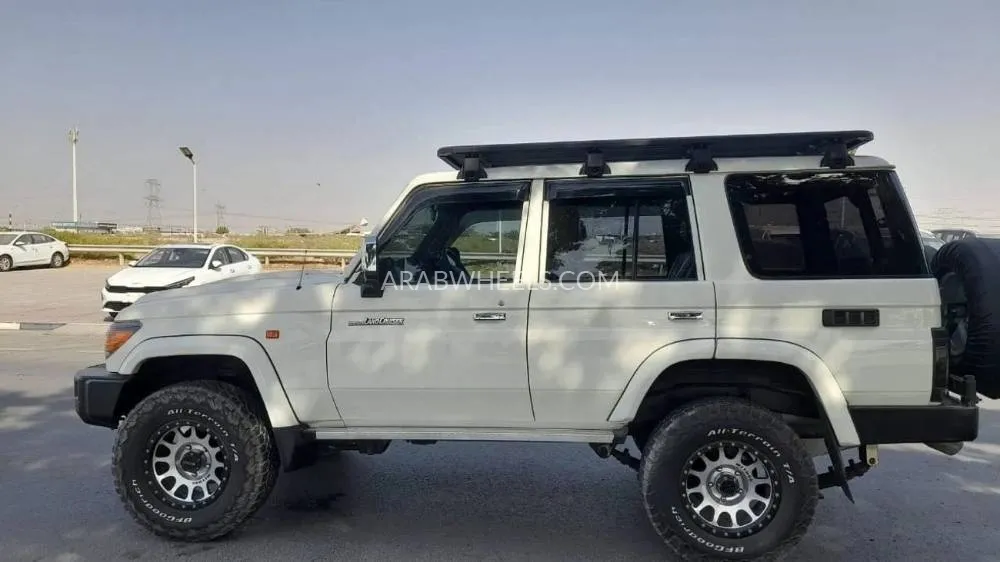 Toyota Land Cruiser 70 Series 2017 for Sale in Dubai Image-7