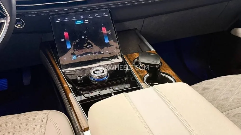 Cadillac Escalade 2025 for Sale in Dubai Image-8