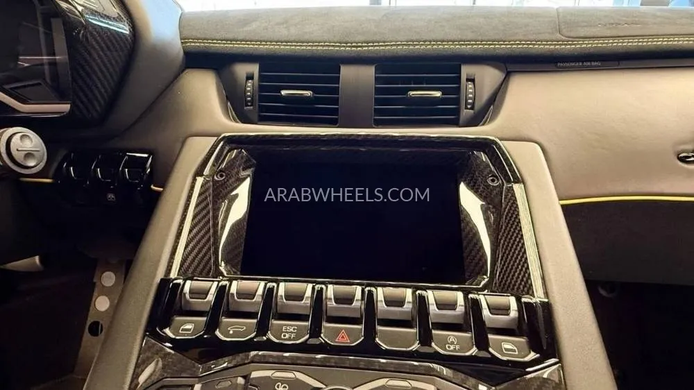 لامبورغيني أفينتادور 2016 for Sale in دبي Image-8