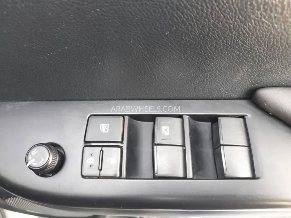 Toyota Hilux 2022 for Sale in Dubai Image-14