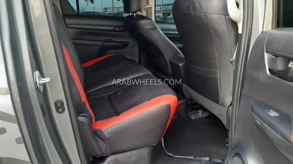 Toyota Hilux 2022 for Sale in Dubai Image-19